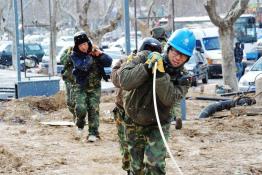 頂風(fēng)冒雪，完成市中心地下變電站電纜敷設(shè)