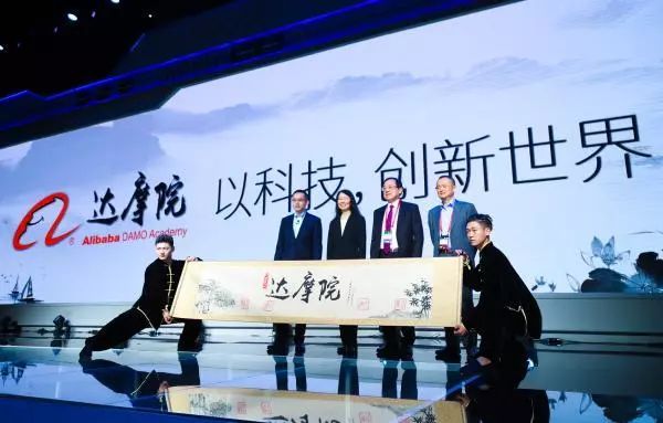 2017中國云計算行業(yè)年度盤點：黑馬崛起，強者恒強
