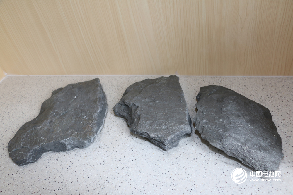 石墨烯扭轉“角度”可變超導體 將打開非常規(guī)超導體研究大門
