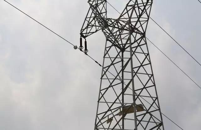 線路上裝了高清“電子眼”，專(zhuān)拍違章施工的你~