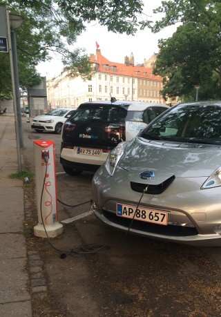 無線充電革命正悄悄萌芽 充電樁能否保其身？