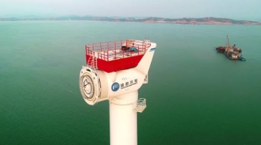 重磅！全球風(fēng)輪直徑最大抗臺風(fēng)型風(fēng)電機組成功吊裝！