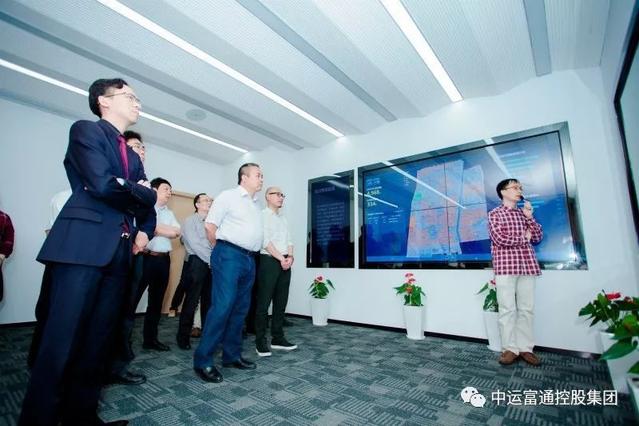 武漢長江新城管委會一行考察上海庚創(chuàng)科技智慧城市實(shí)踐項目