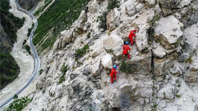 極限挑戰(zhàn)！這條“電力天路”正式投入運營