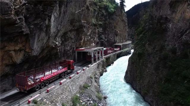極限挑戰(zhàn)！這條“電力天路”正式投入運營